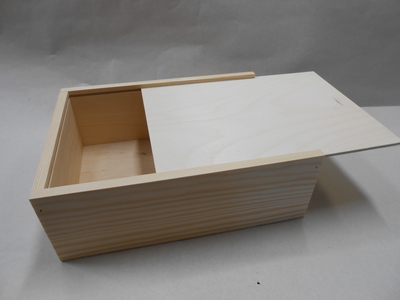Medinė dėžutė -penalas | Išmatavimai 20x27x10 cm
 