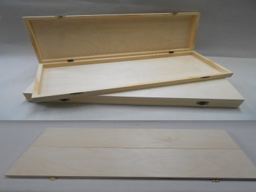 Medinė dežutė su užraktu,galima atidaryti,kaip sachmatų lentą<br>Liko 3vnt<br>Perkant 3vnt,kaina 21,00euru | Išmatavimai 20x50x5 cm