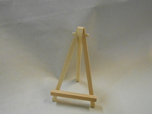 Mini molbertas | aukštis 16 cm, plotis 9 cm<br>Užsakote 10 vnt-kaina 1.40 eur,20 vnt-1.20 eur