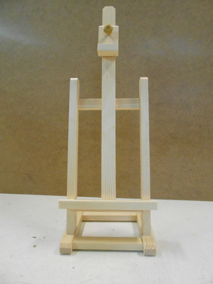 Stalinis molbertas | aukštis 47 cm, plotis 17cm,